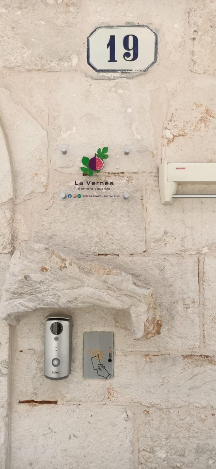 La Vernea سيغلي ميسابيكا المظهر الخارجي الصورة
